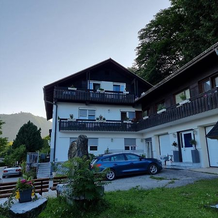Ferienhaus Burgblick Треффен Екстер'єр фото