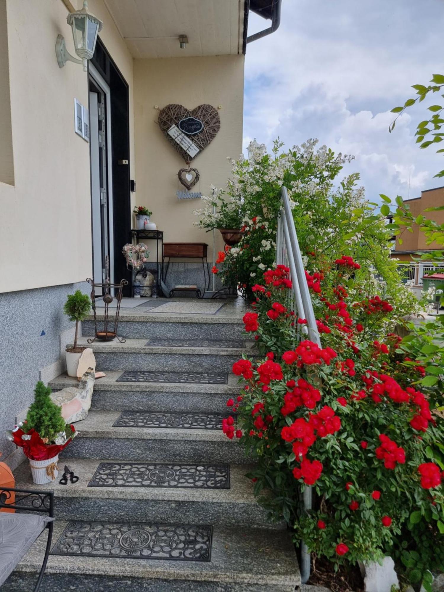 Ferienhaus Burgblick Треффен Екстер'єр фото