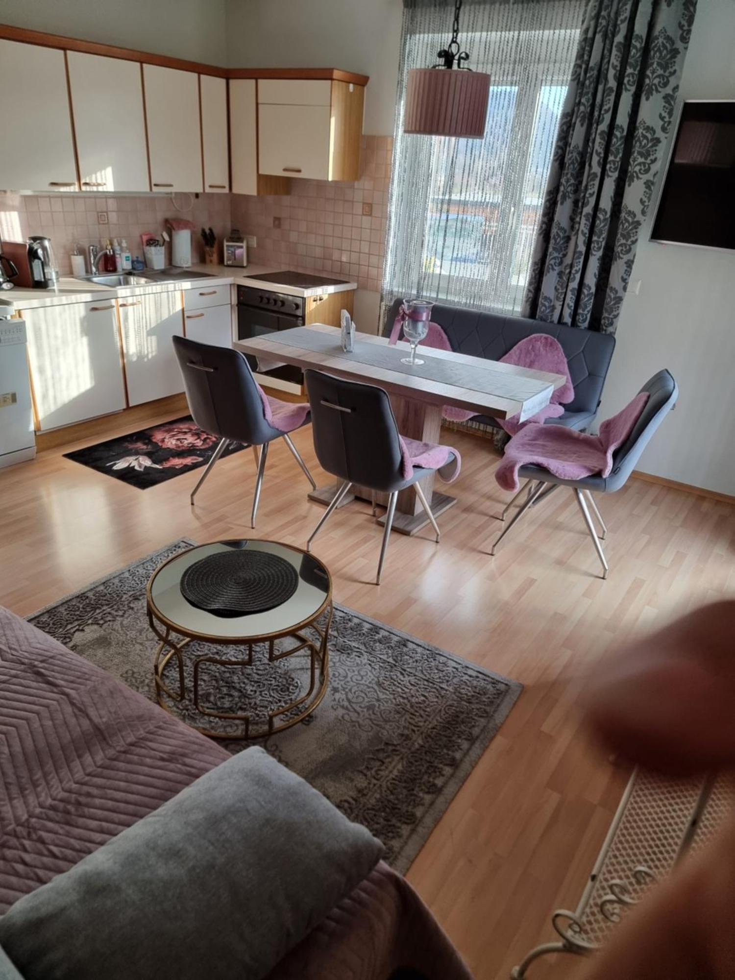 Ferienhaus Burgblick Треффен Екстер'єр фото