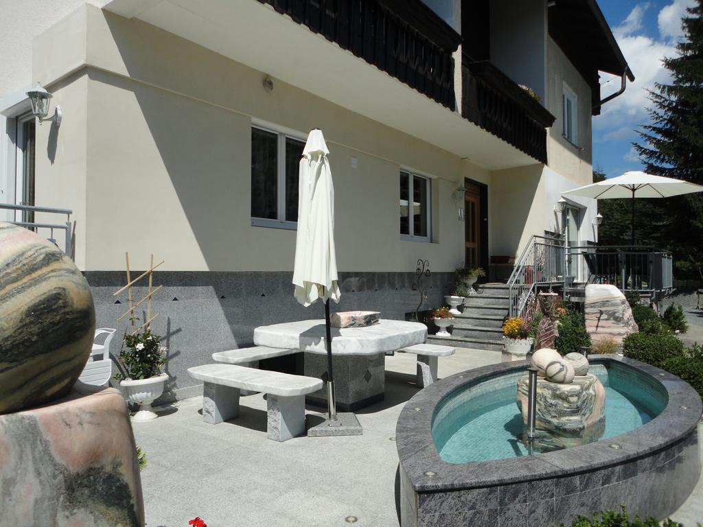 Ferienhaus Burgblick Треффен Екстер'єр фото