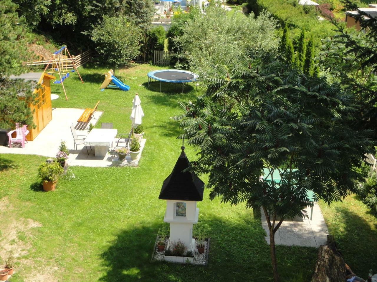Ferienhaus Burgblick Треффен Екстер'єр фото